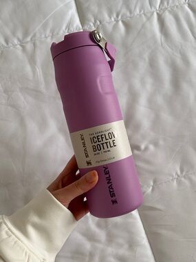 Stanley Ice Flow Water Bottle in Lavender Pink